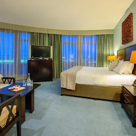 فندق International 4*